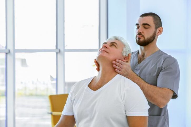 mankštos terapija nuo kaklo skausmo